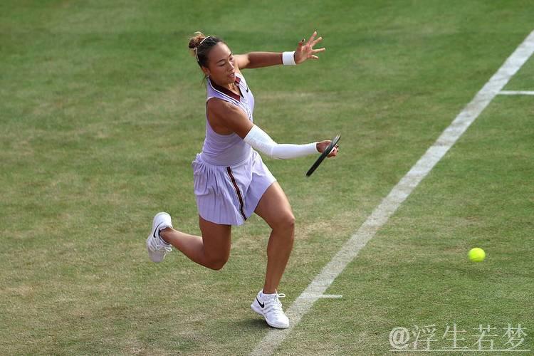 郑钦文草地赛季首战逆转取胜,期待更进一步表现 郑钦文草地赛季首战逆转取胜,期待更进一步表现